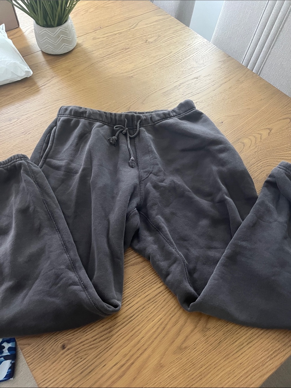 Men's Elwood oversized  Charcoal Gray size med men’s Jogger Sweatpants